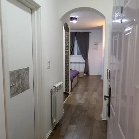 Apartament 27 V *