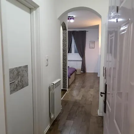 27 V Apartament *