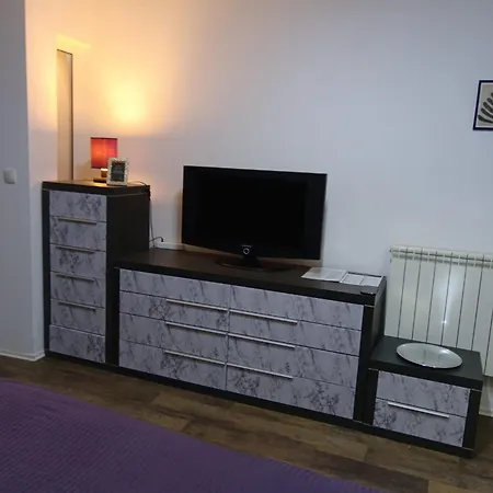 Apartament 27 V *